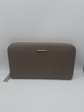Furla Taupe W/ Gold Hardware Long Zip Around Leather Wallet (EUC)✨️